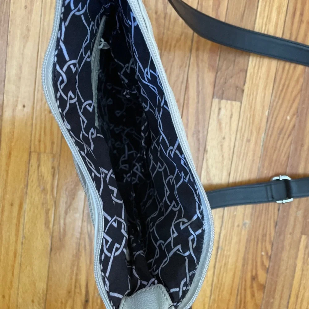 Purse - Picture 3 of 4